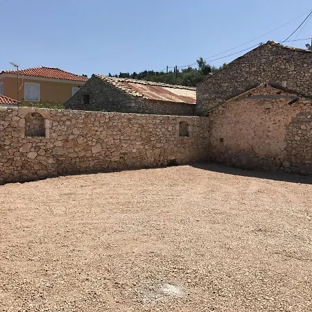 Fioro Vila *